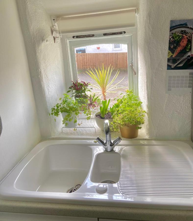Idyllic Cornish Cottage, Superking Bed, Private Garden Dogs Welcome Труро Экстерьер фото